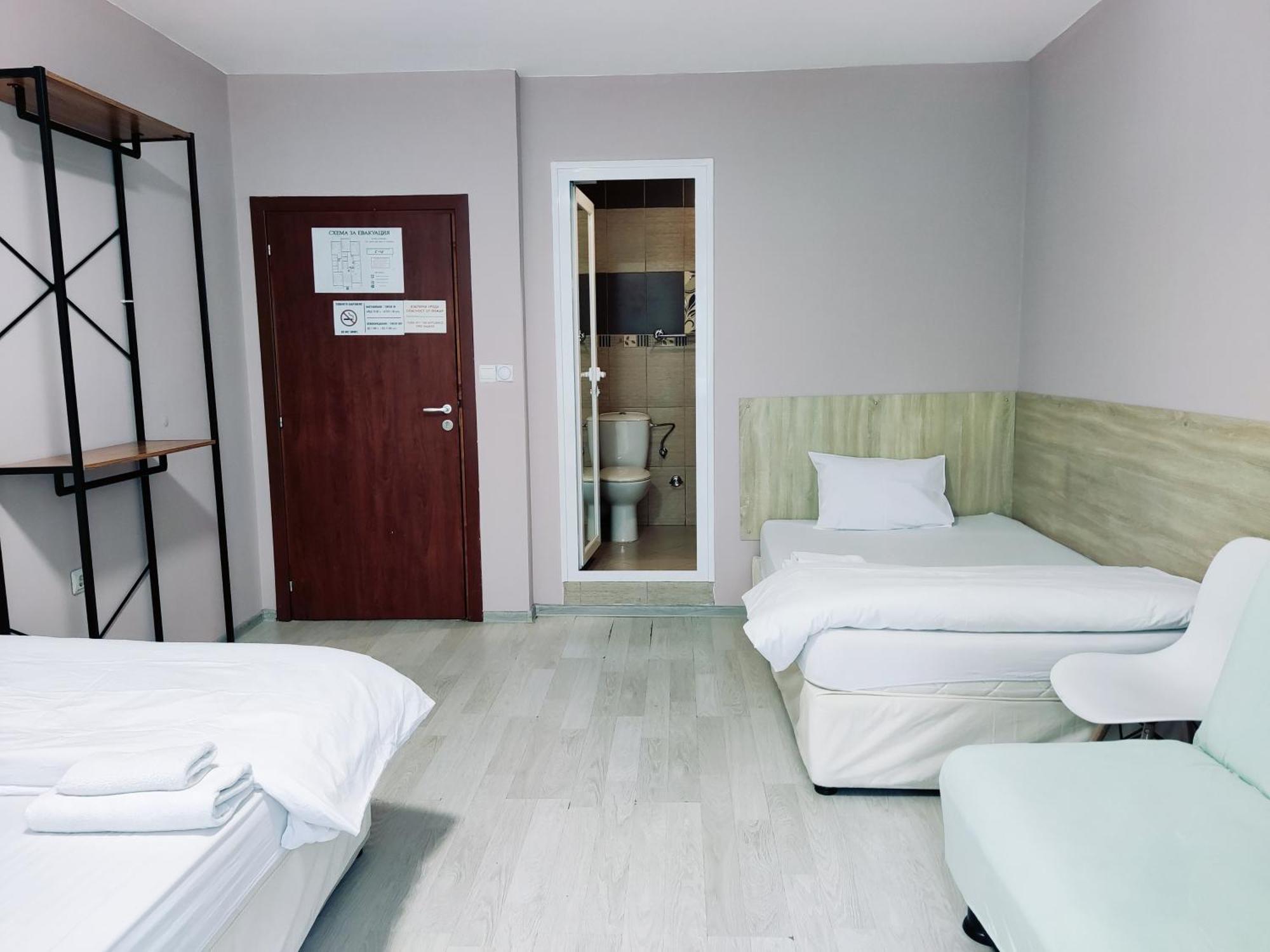 Pleven Rooms ภายนอก รูปภาพ