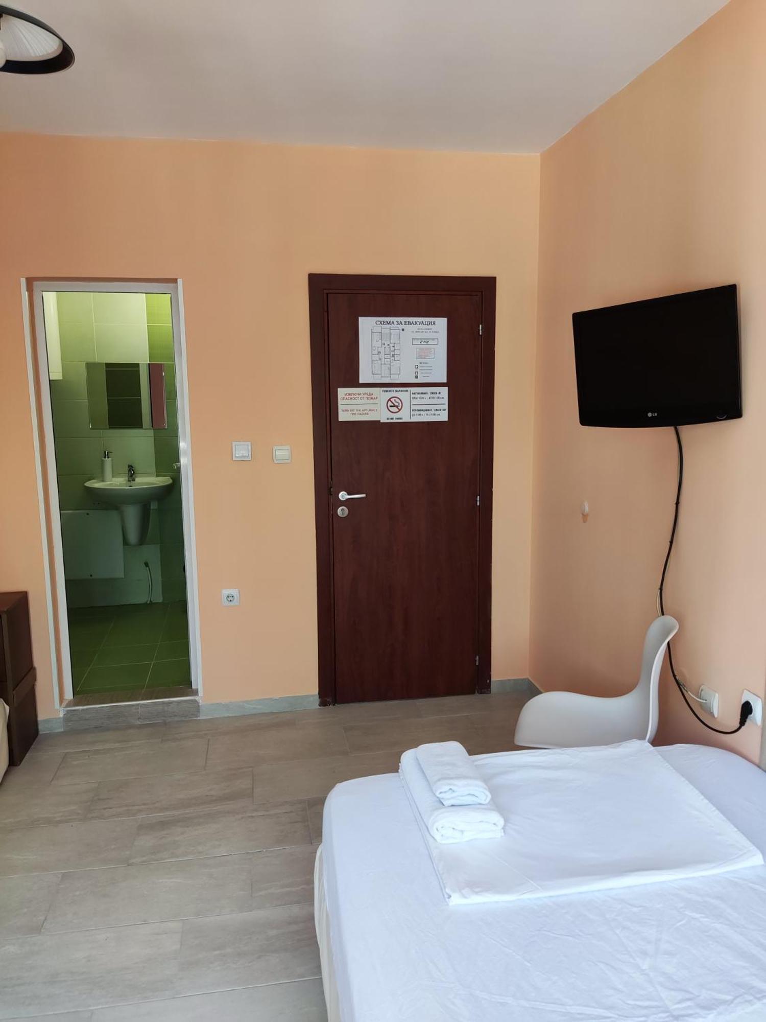 Pleven Rooms ภายนอก รูปภาพ