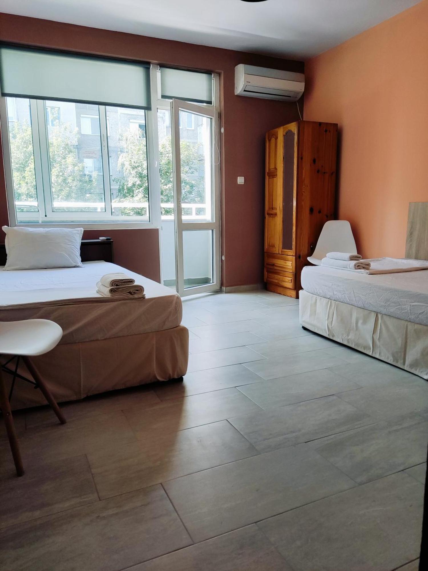 Pleven Rooms ภายนอก รูปภาพ