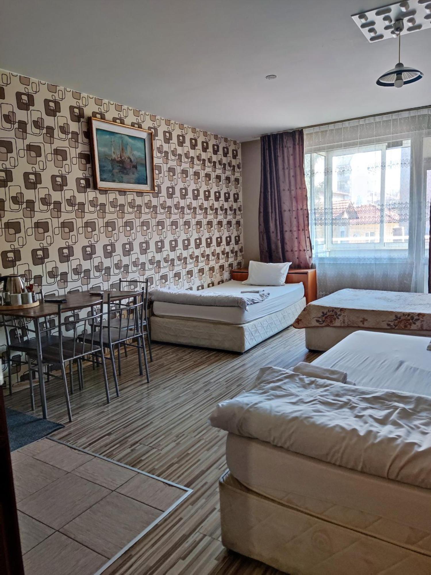 Pleven Rooms ภายนอก รูปภาพ